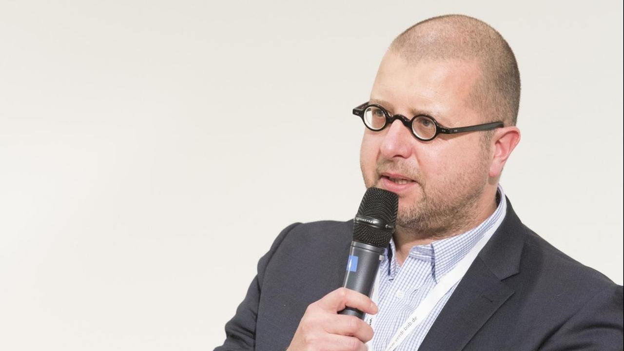 Joachim Braun, seit mehr als 30 Jahren Zeitungsjournalist. Joachim Braun, seit mehr als 30 Jahren Zeitungsjournalist.