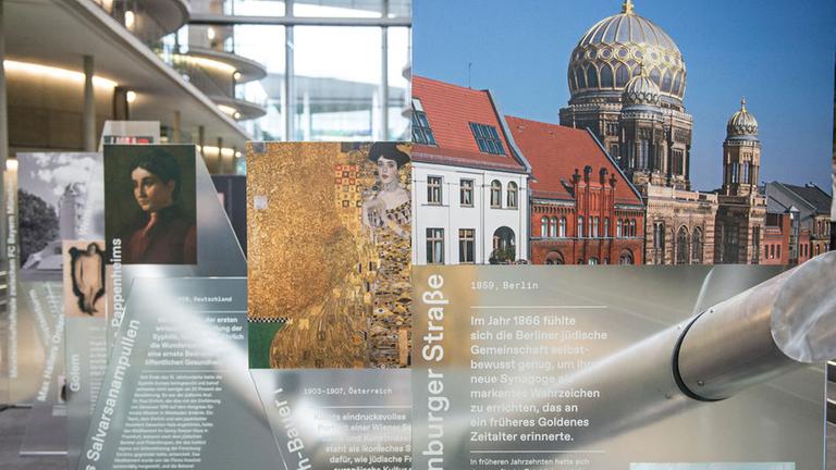 Die Ausstellung „Shared History“ über 1700 Jahre jüdisches Leben im deutschsprachigen Raum, die das Leo Baeck Institute New York | Berlin (LBI) im Auftrag des Deutschen Bundestages erarbeitet hat. Die Ausstellung „Shared History“ über 1700 Jahre jüdisches Leben im deutschsprachigen Raum, die das Leo Baeck Institute New York | Berlin (LBI) im Auftrag des Deutschen Bundestages erarbeitet hat.