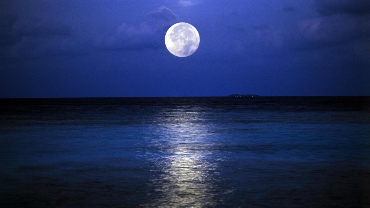Vollmond über dem Indischen Ozean. Aufgenommen 1996. Vollmond über dem Indischen Ozean. Aufgenommen 1996.