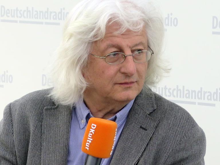 Peter Esterházy beim "Bücherfrühling" von Deutschlandradio Kultur auf der Leipziger Buchmesse 2015