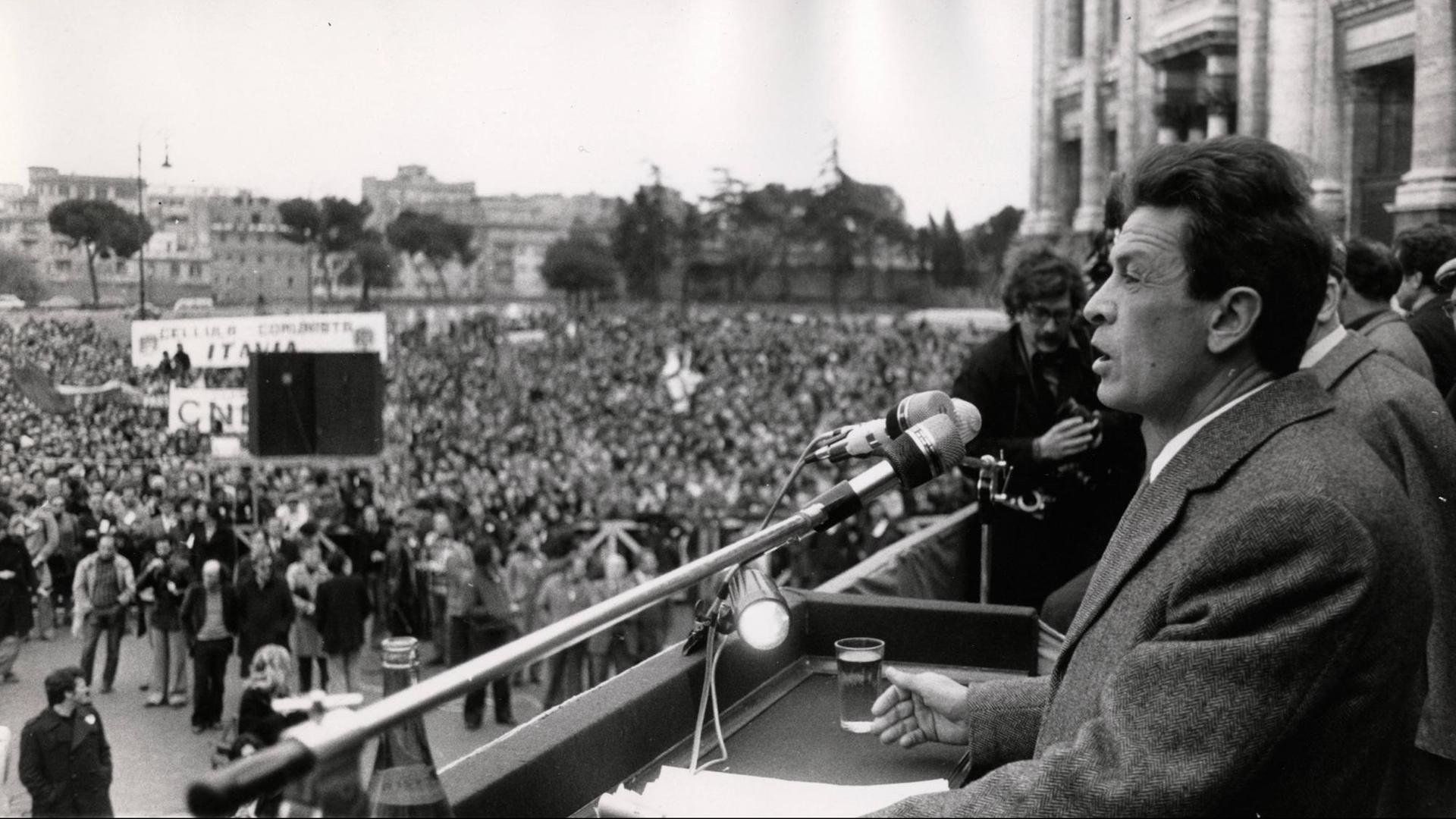 Enrico Berlinguer, von 1972 bis 1984 Generalsekretär der Kommunistischen Partei Italiens (KPI) Enrico Berlinguer, von 1972 bis 1984 Generalsekretär der Kommunistischen Partei Italiens (KPI)