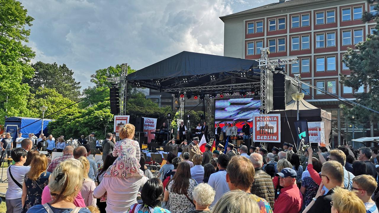 Blick auf die Bühne des Polonia-Festes in Berlin