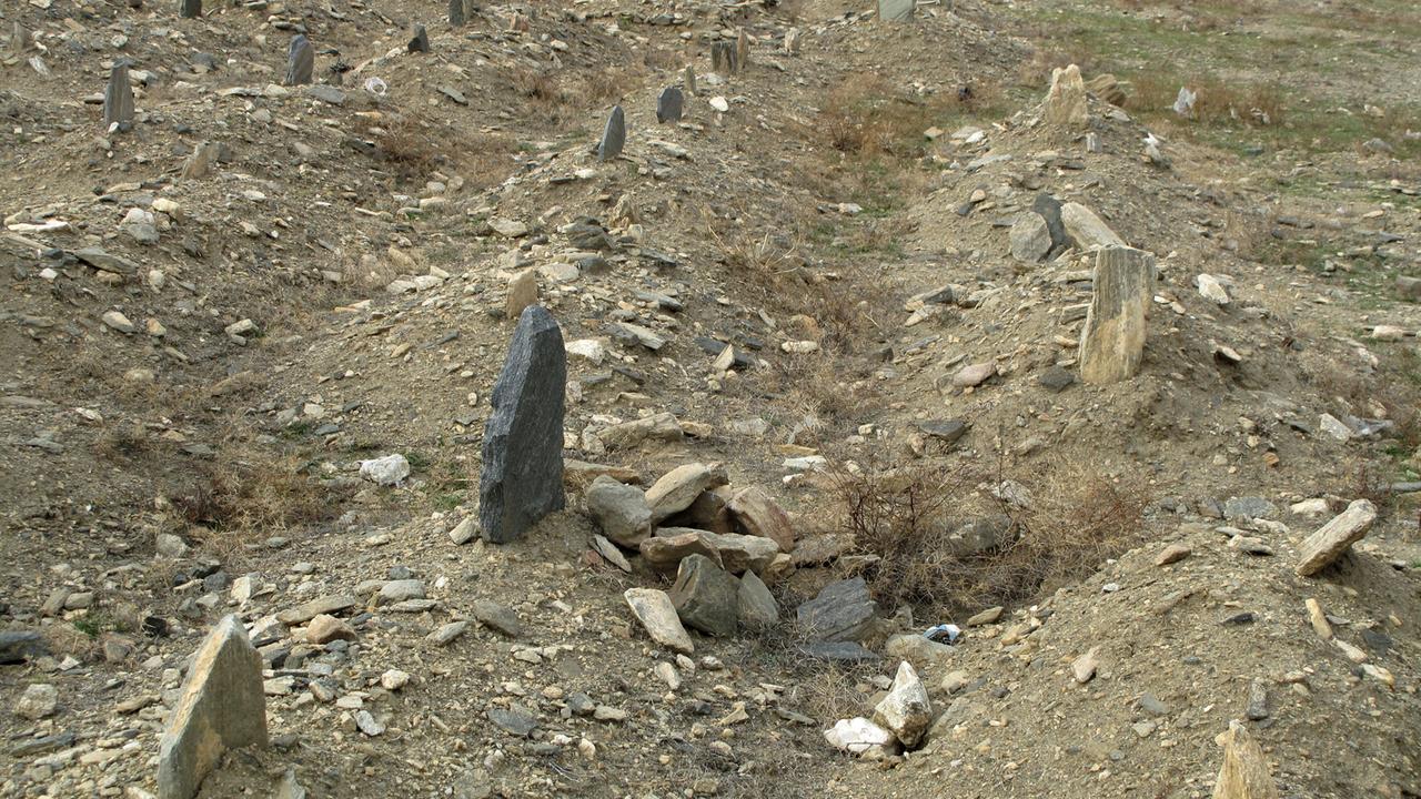 Ein beklemmender Ort: der Friedhof der Selbstmordattentäter Kala-e-Haschmat Khan in Kabul Ein beklemmender Ort: der Friedhof der Selbstmordattentäter Kala-e-Haschmat Khan in Kabul
