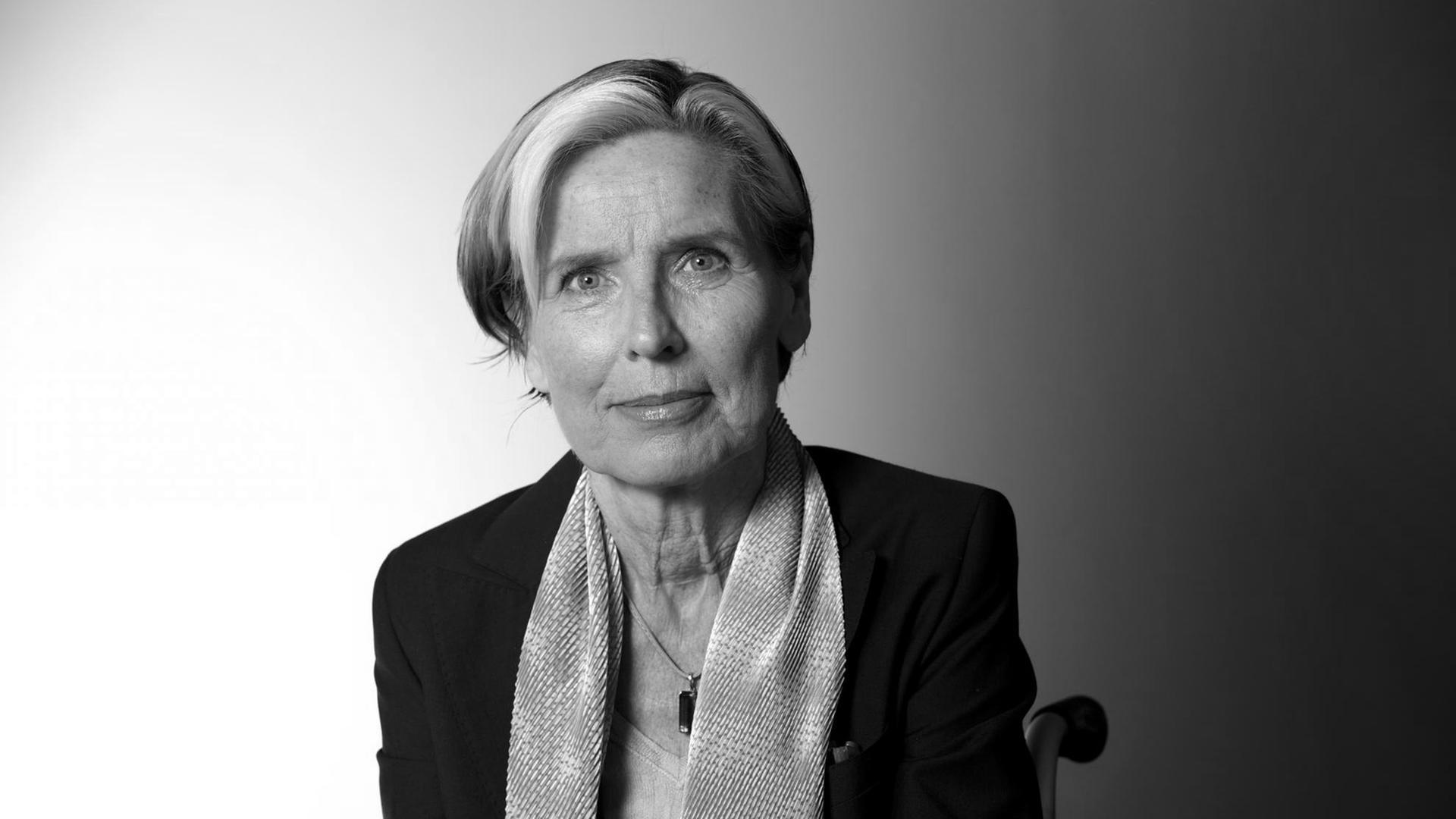 Silvia Bovenschen, deutsche Literaturwissenschaftlerin, Autorin, Essayistin und Schriftstellerin.