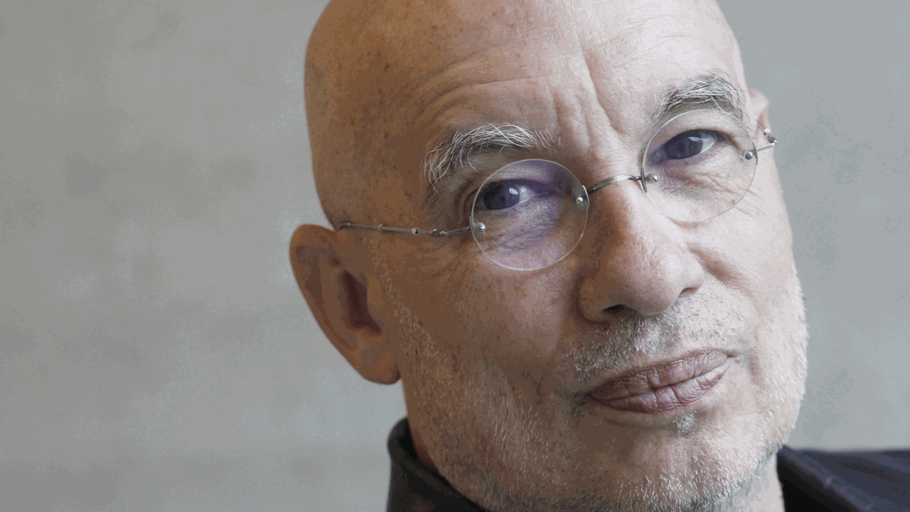Der Dirigent Dennis Russell Davies. Der Dirigent Dennis Russell Davies.