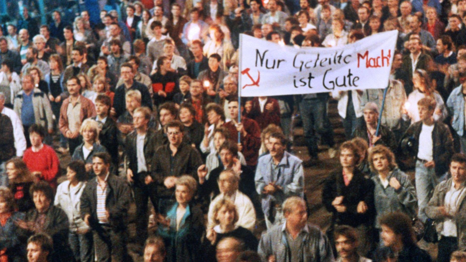 Leipzig am 23.10.1989: Rund 300.000 Menschen demonstrieren für die Freiheit.