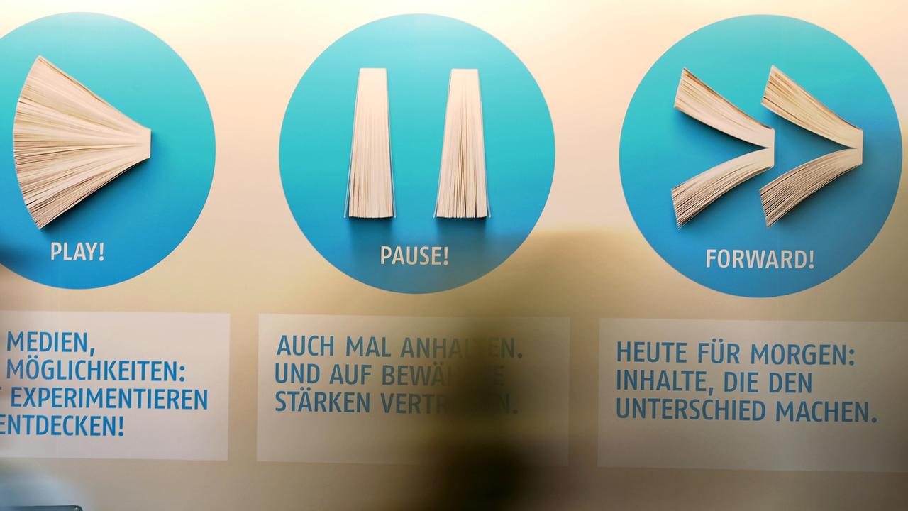 Aus Manuskripten sollen Bücher werden: Helfen könnte Autoren dabei die Plattform "MyPoolitzer". Aus Manuskripten sollen Bücher werden: Helfen könnte Autoren dabei die Plattform "MyPoolitzer".