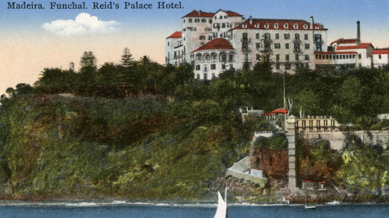 Historische Fotografie auf einer Postkarte: das Reid's Palace Hotel in Funchal, Madeira.