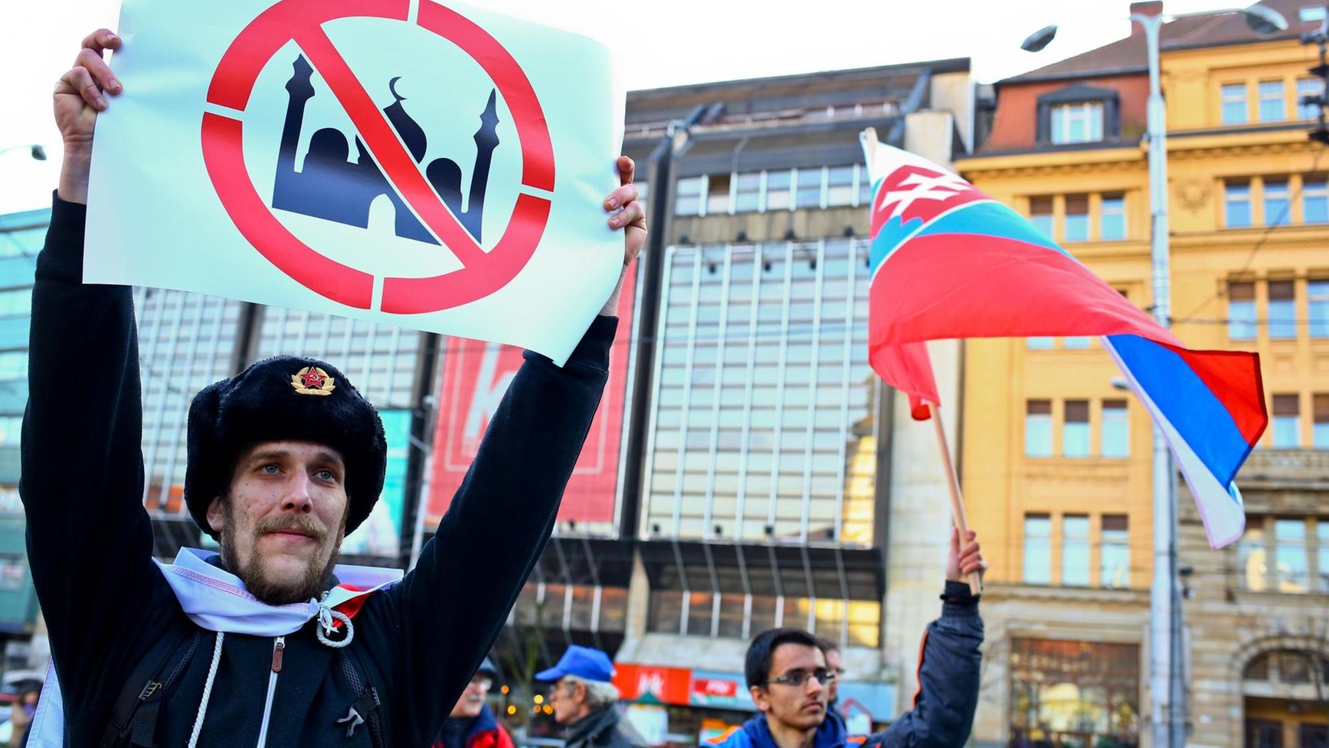 2786638 02/06/2016 Participants of a rally against "the Islamization of Europe", arranged by PEGIDA, on a street of Bratislava. Stringer/Sputnik | 2786638 02/06/2016 Participants of a rally against "the Islamization of Europe", arranged by PEGIDA, on a street of Bratislava. Stringer/Sputnik |
