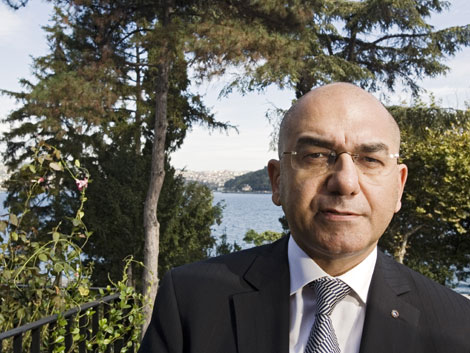 Ozan Ceyhun: "60 Prozent irgendwie mehr Türke als Deutscher" Ozan Ceyhun: "60 Prozent irgendwie mehr Türke als Deutscher"