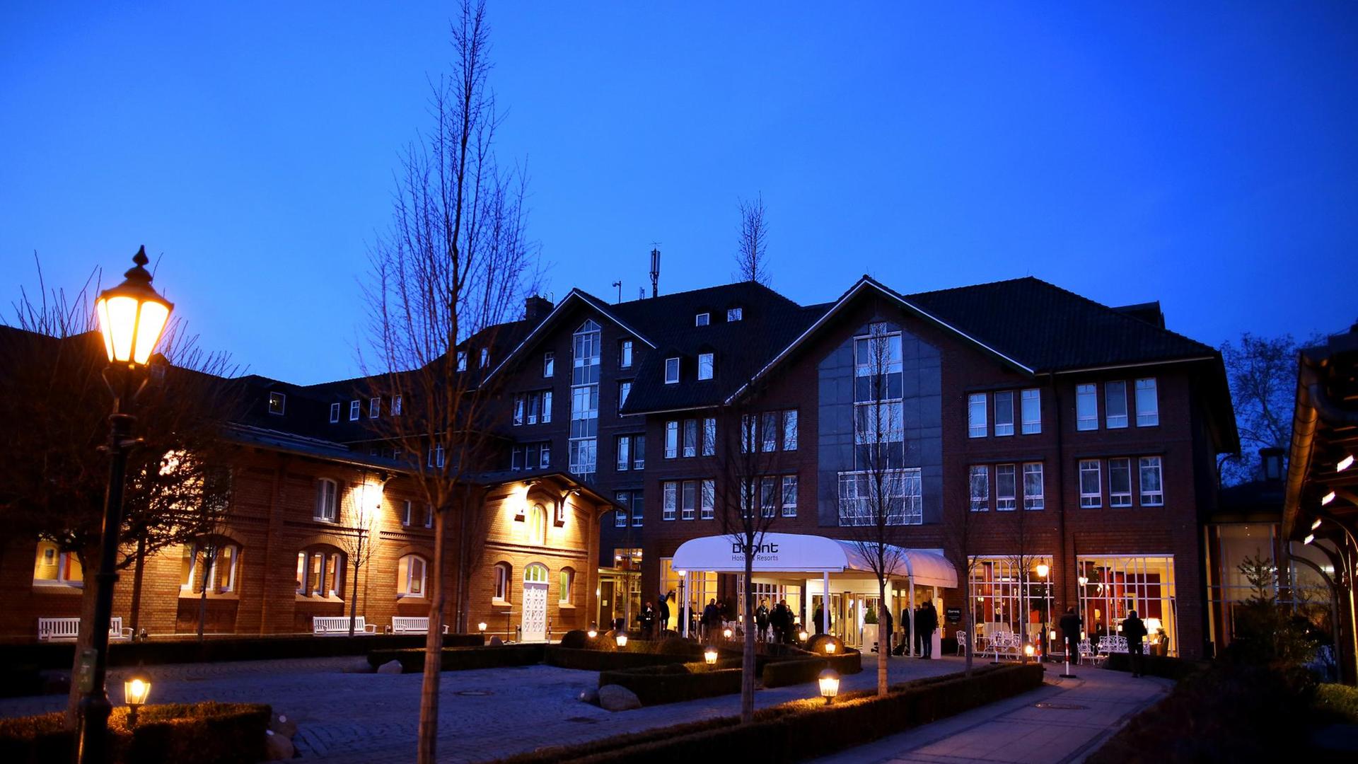 28.11.2018, Sachsen-Anhalt, Magdeburg: Das Herrenkrug Parkhotel, aufgenommen vor Beginn der Innenministerkonferenz. Die Innenministerkonferenz findet vom 28. bis 30.11.2018 in Magdeburg statt.
