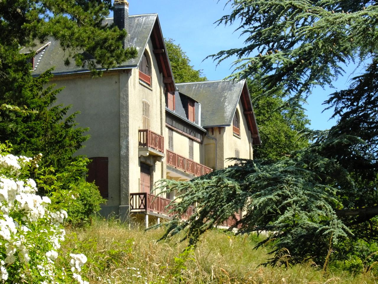 Die "Villa Orphée" des Komponisten Jacques Offenbach - seit Jahren Leerstand und Verfall