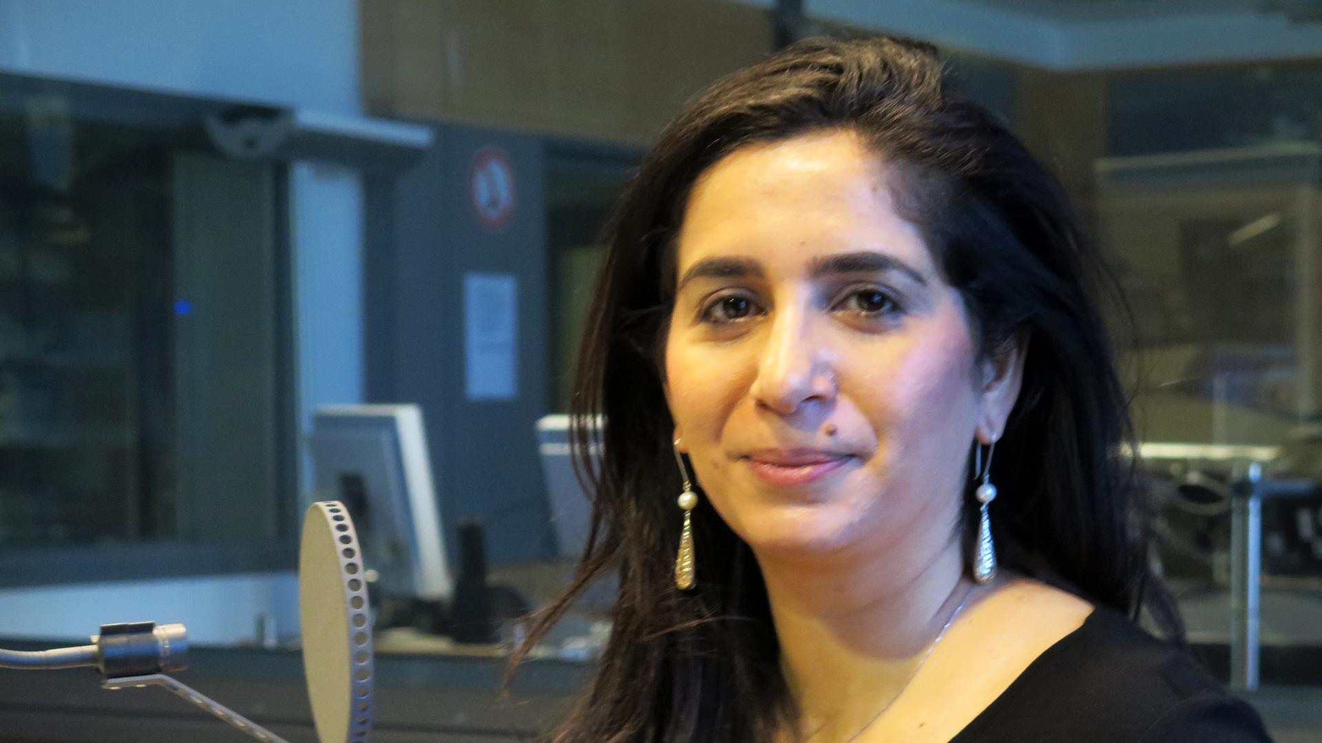 Die Journalistin Souad Mekhennet zu Gast im Studio von Deutschlandradio Kultur. Die Journalistin Souad Mekhennet zu Gast im Studio von Deutschlandradio Kultur.
