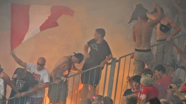 Gewalt während eines Spiels 1. FC Magdeburg - FC Energie Cottbus in Magdeburg (Sachsen-Anhalt). 