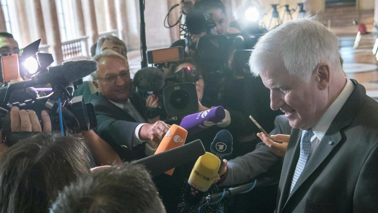 Der bayerische Ministerpräsident Horst Seehofer Der bayerische Ministerpräsident Horst Seehofer