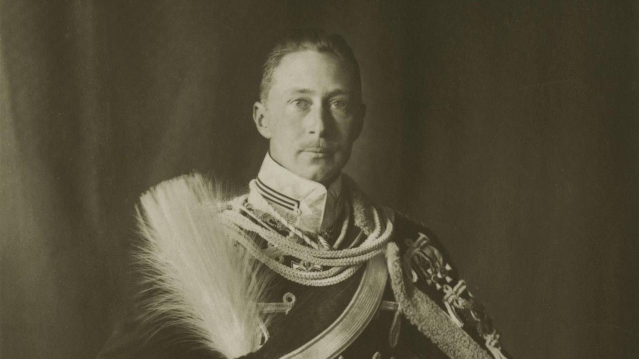 Der Kronprinz in der Uniform der Danziger Totenkopfhusaren. Der Kronprinz in der Uniform der Danziger Totenkopfhusaren.