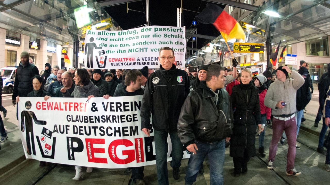 Pegida-Demonstration am 12. Januar in Dresden Pegida-Demonstration am 12. Januar in Dresden
