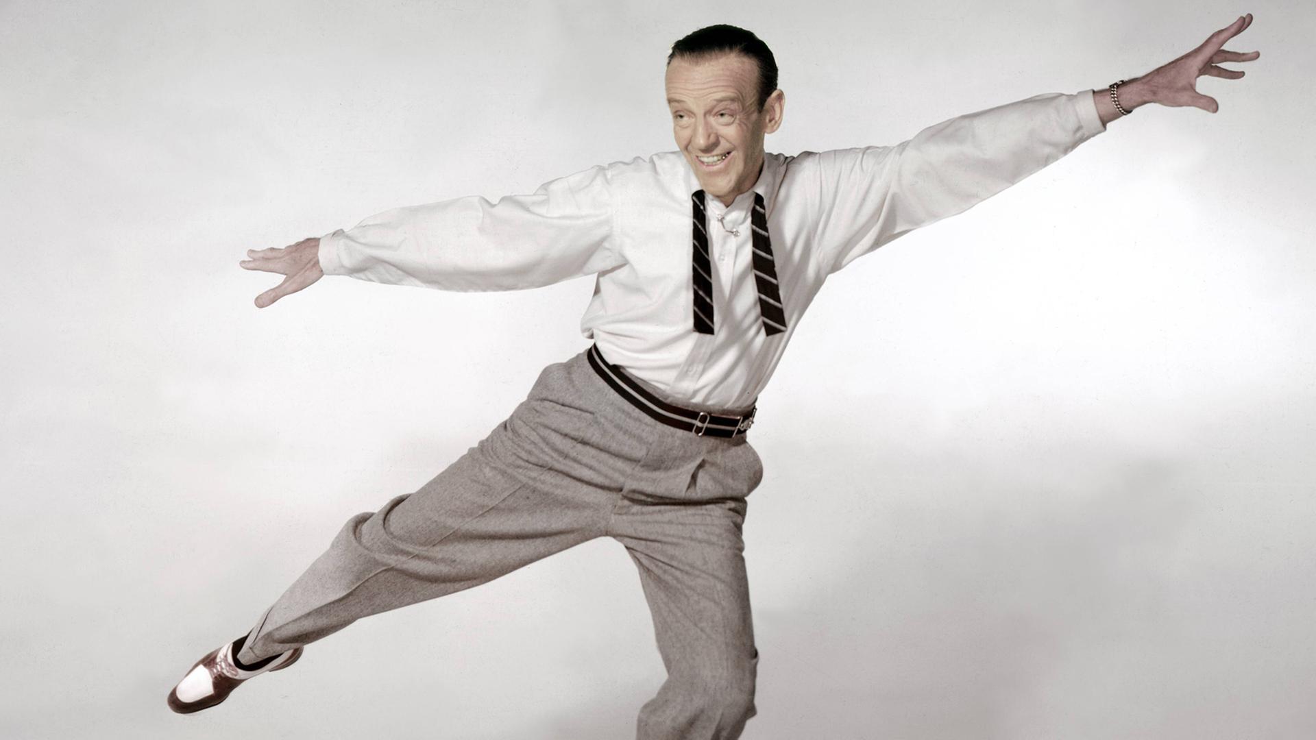 Der Tänzer Fred Astaire im Jahr 1955 Der Tänzer Fred Astaire im Jahr 1955