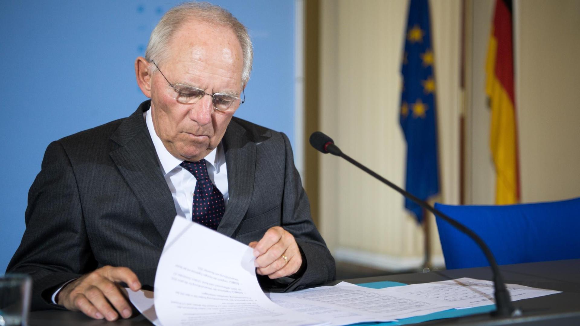 Wolfgang Schäuble bei der Vorstellung der neuen Steuerschätzung im Mai 2016. Wolfgang Schäuble bei der Vorstellung der neuen Steuerschätzung im Mai 2016.