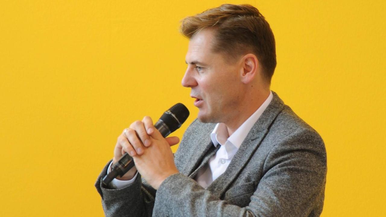 Daniel Gerlach bei der Buchmesse in Frankfurt im Jahr 2016 Daniel Gerlach bei der Buchmesse in Frankfurt im Jahr 2016