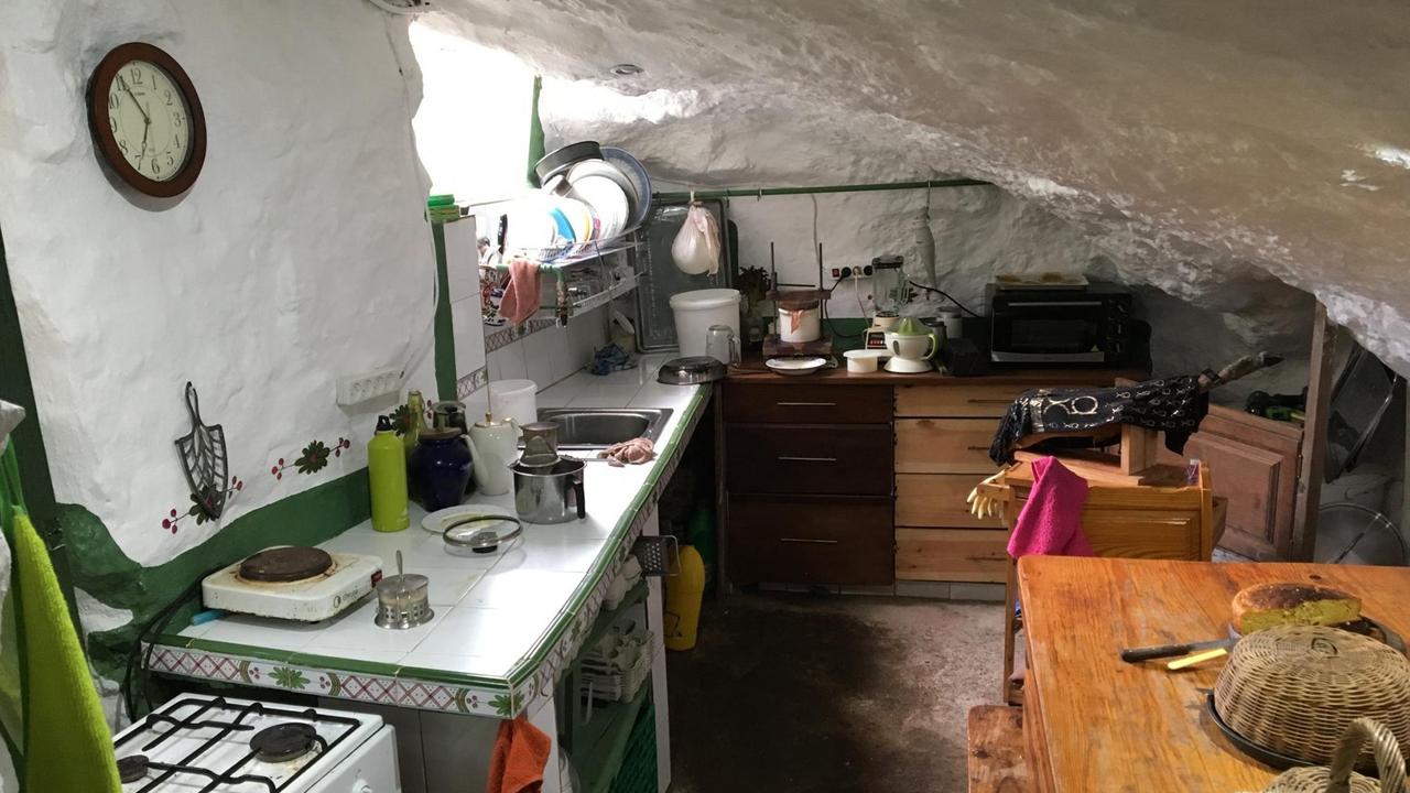 Küche in einer Naturhöhle auf La Palma Küche in einer Naturhöhle auf La Palma
