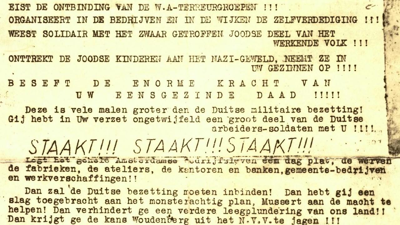 Ein Foto zeigt das eng mit Schreibmaschine beschriebene, vergilbte Flugblatt mit dem Aufruf zum "Februarstreik" in den Niederlande 1941 Ein Foto zeigt das eng mit Schreibmaschine beschriebene, vergilbte Flugblatt mit dem Aufruf zum "Februarstreik" in den Niederlande 1941