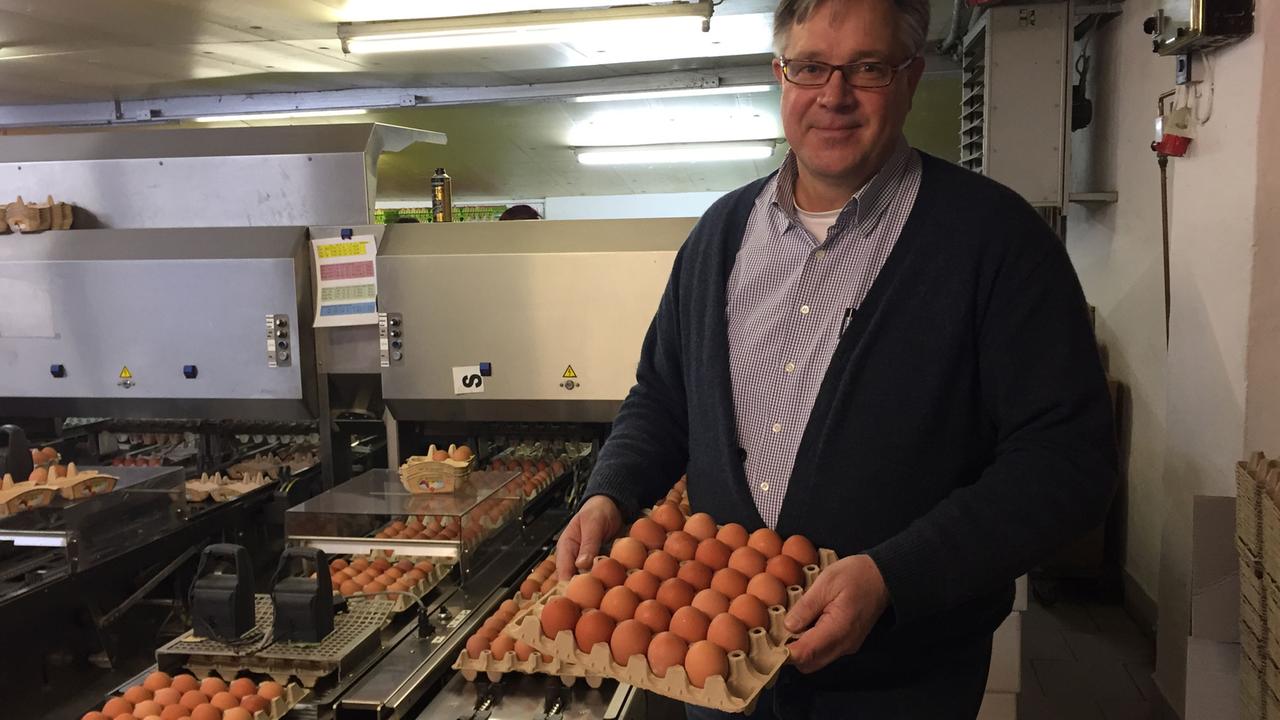 Hans-Jürgen Goldnick ist im Eier-Geschäft Hans-Jürgen Goldnick ist im Eier-Geschäft