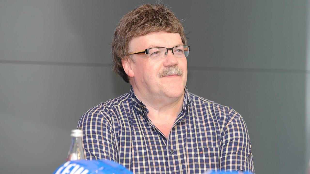 Der Hauptgesellschafter der Augsburger Panther, Lothar Sigl. Der Hauptgesellschafter der Augsburger Panther, Lothar Sigl.
