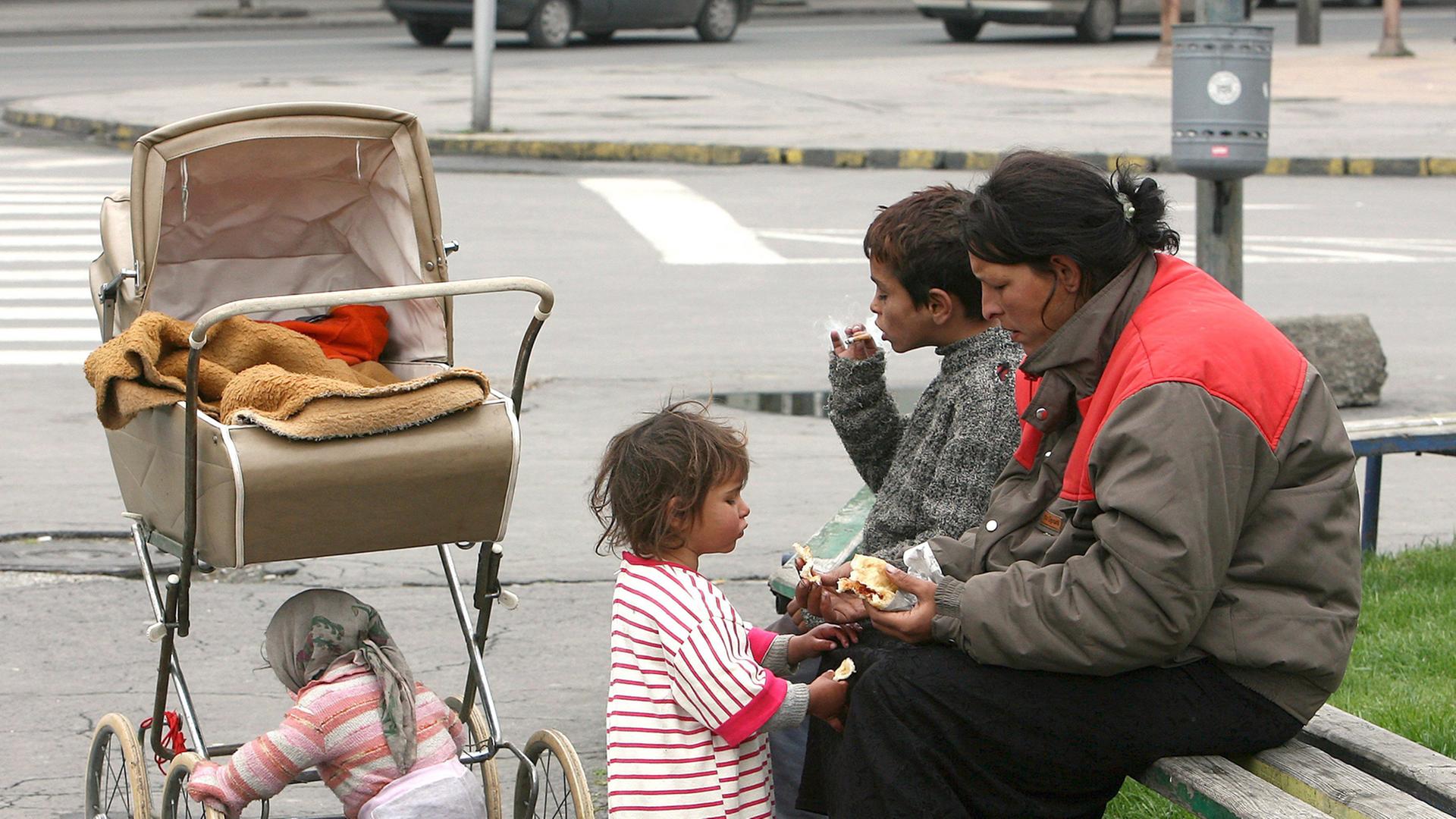 Roma-Familie im mazedonischen Skopje. Roma-Familie im mazedonischen Skopje.