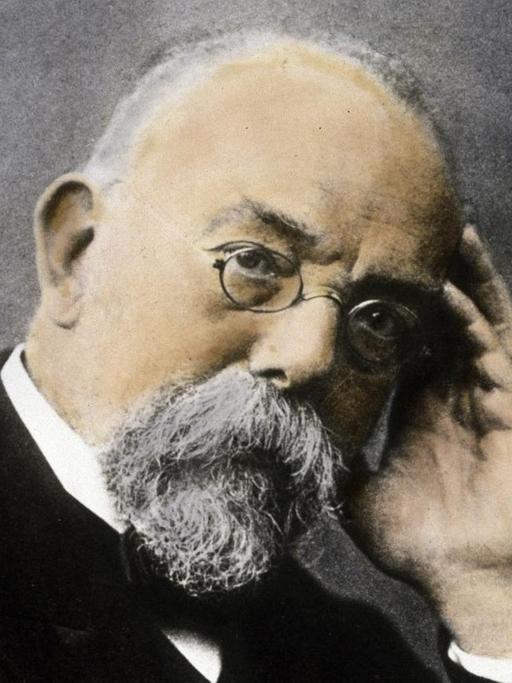 Robert Koch, Mediziner und Bakteriologe, Porträtaufnahme (koloriert), um 1900