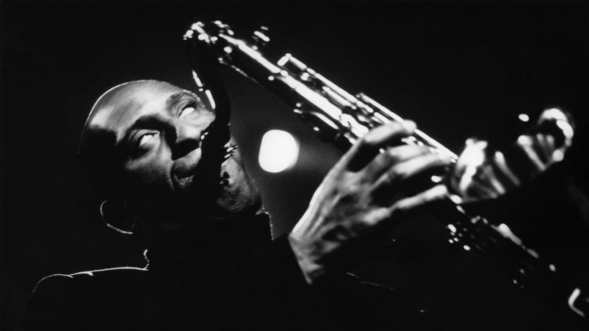 Sonny Rollins bei einem Auftritt mit seinem Saxophon. Sonny Rollins bei einem Auftritt mit seinem Saxophon.