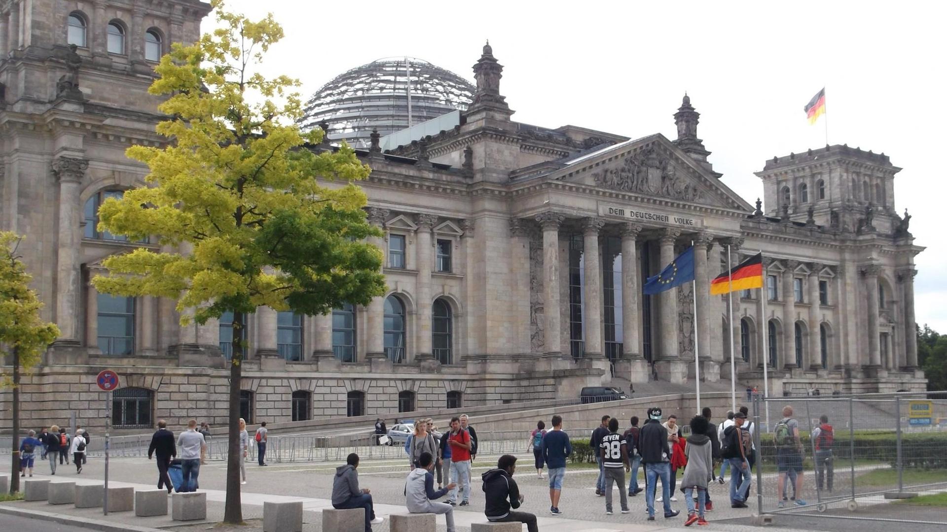 Das Reichstagsgebäude in Berlin. Das Reichstagsgebäude in Berlin.