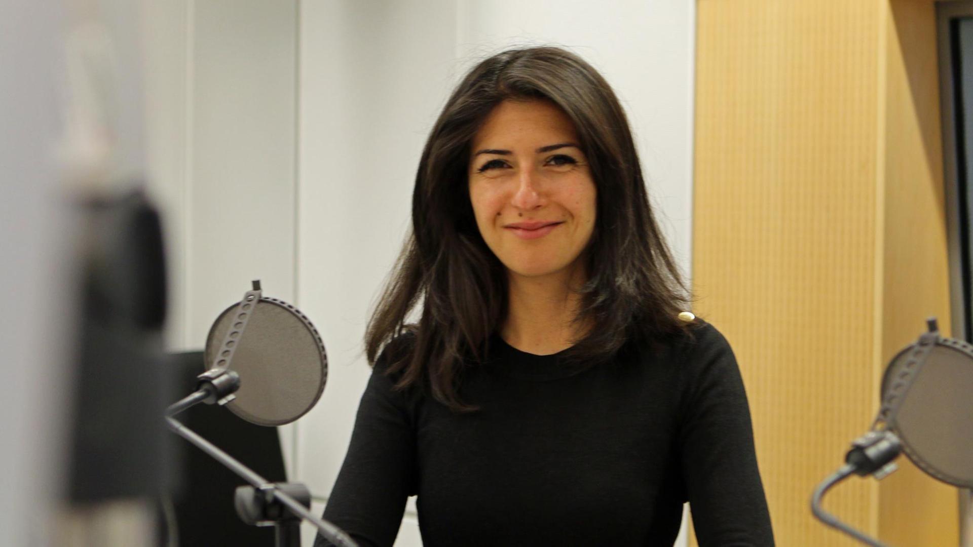 Serap Güler (CDU), Staatssekretärin für Integration im Ministerium für Kinder, Familie, Flüchtlinge und Integration in Nordrhein-Westfalen. Serap Güler (CDU), Staatssekretärin für Integration im Ministerium für Kinder, Familie, Flüchtlinge und Integration in Nordrhein-Westfalen.