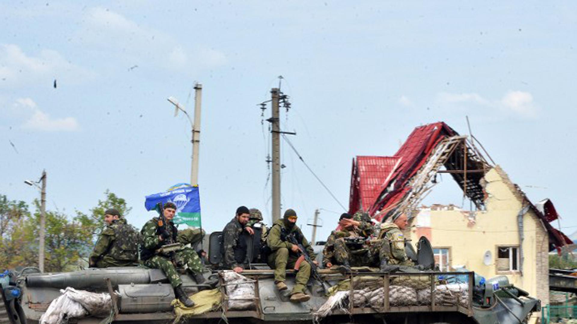 Ein gepanzertes Fahrzeug der ukrainischen Streitkräfte bei Slawjansk. Ein gepanzertes Fahrzeug der ukrainischen Streitkräfte bei Slawjansk.