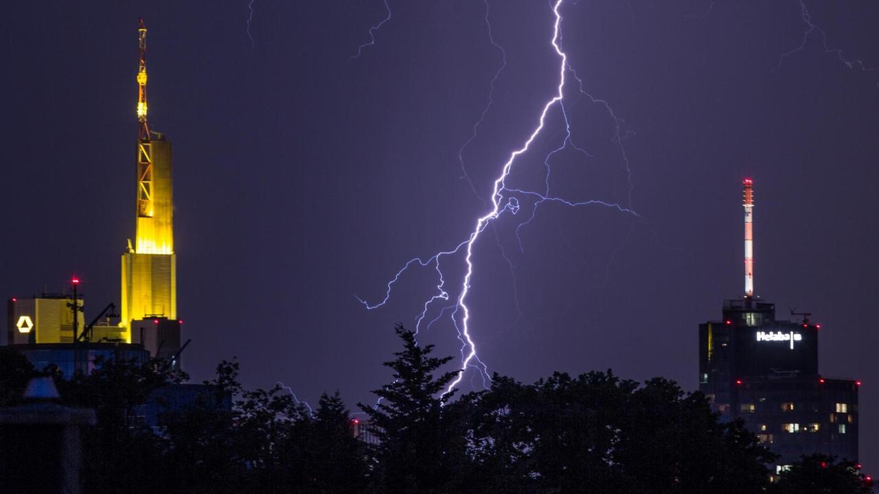 Meteorologen Warnen - Unwettergefahr In Deutschland Noch Nicht Gebannt ...