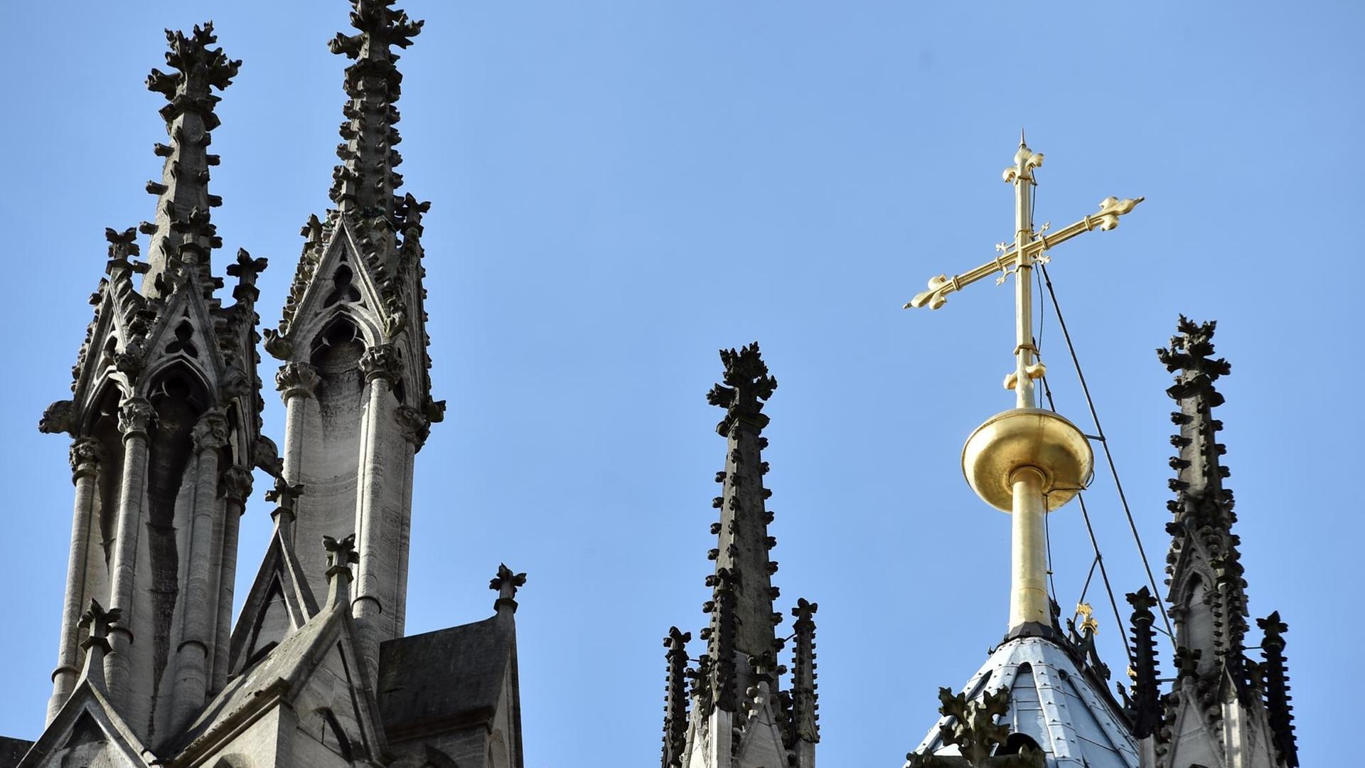 Katholische Kirche - Trotz zahlreicher Kirchenaustritte: Erzbistum Köln macht 2021 hohe Gewinne