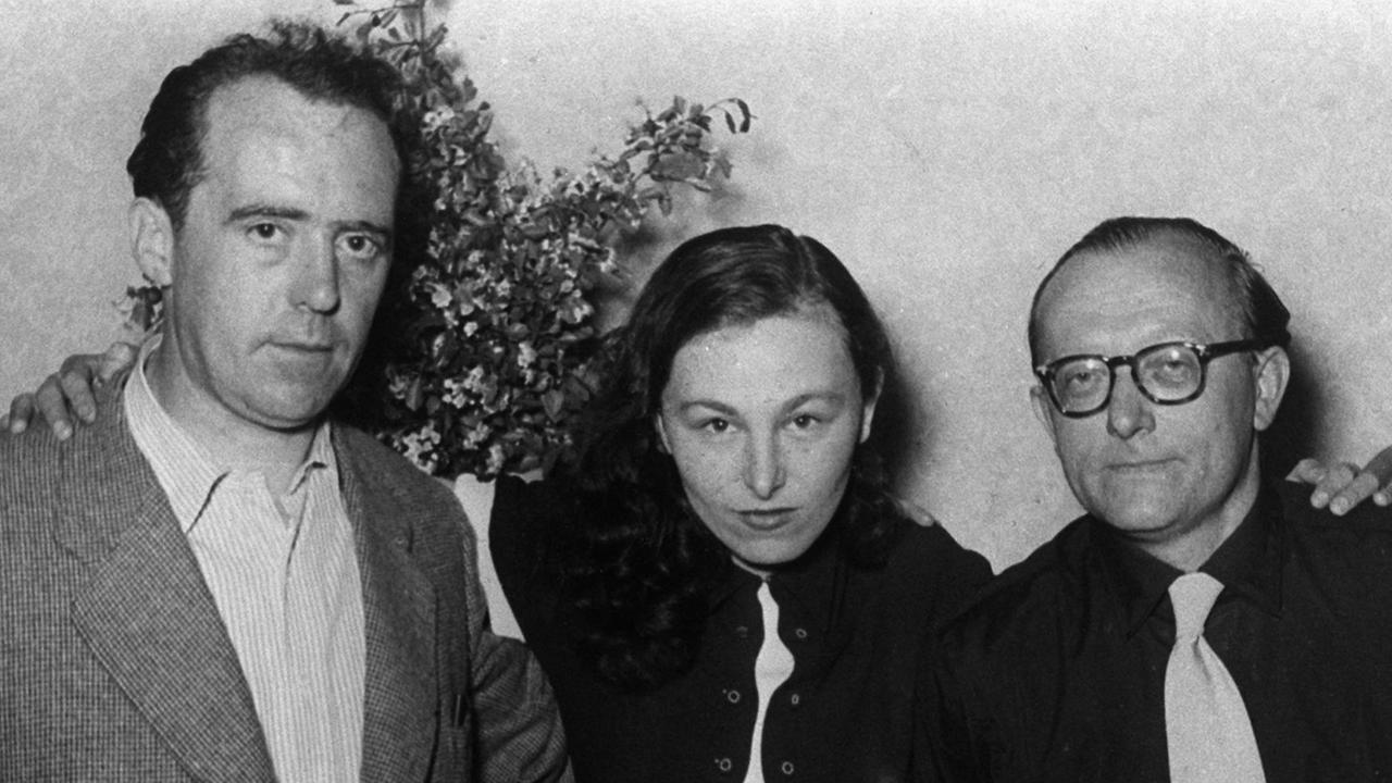 v.l.: Heinrich Böll, Ilse Aichinger und Günther Eich 1952 während der Tagung der Gruppe 47. v.l.: Heinrich Böll, Ilse Aichinger und Günther Eich 1952 während der Tagung der Gruppe 47.
