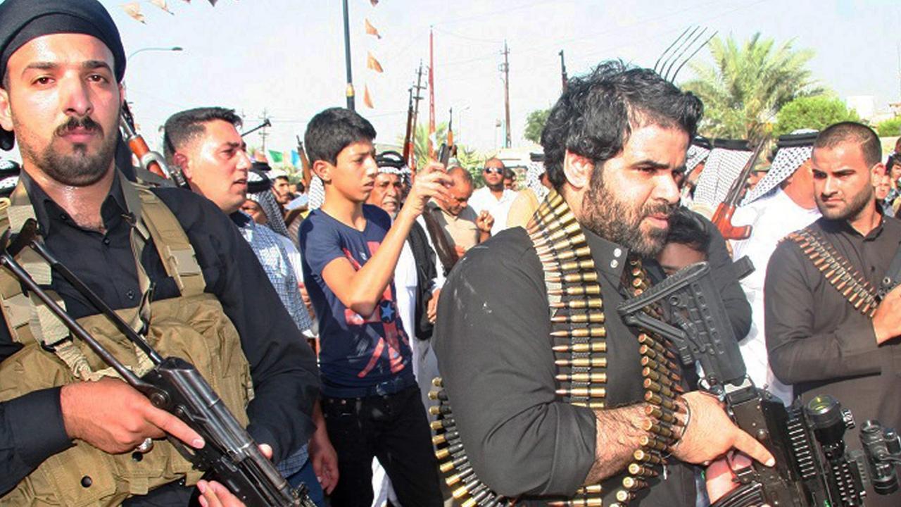 Bewaffnete Schiiten in Bagdad
