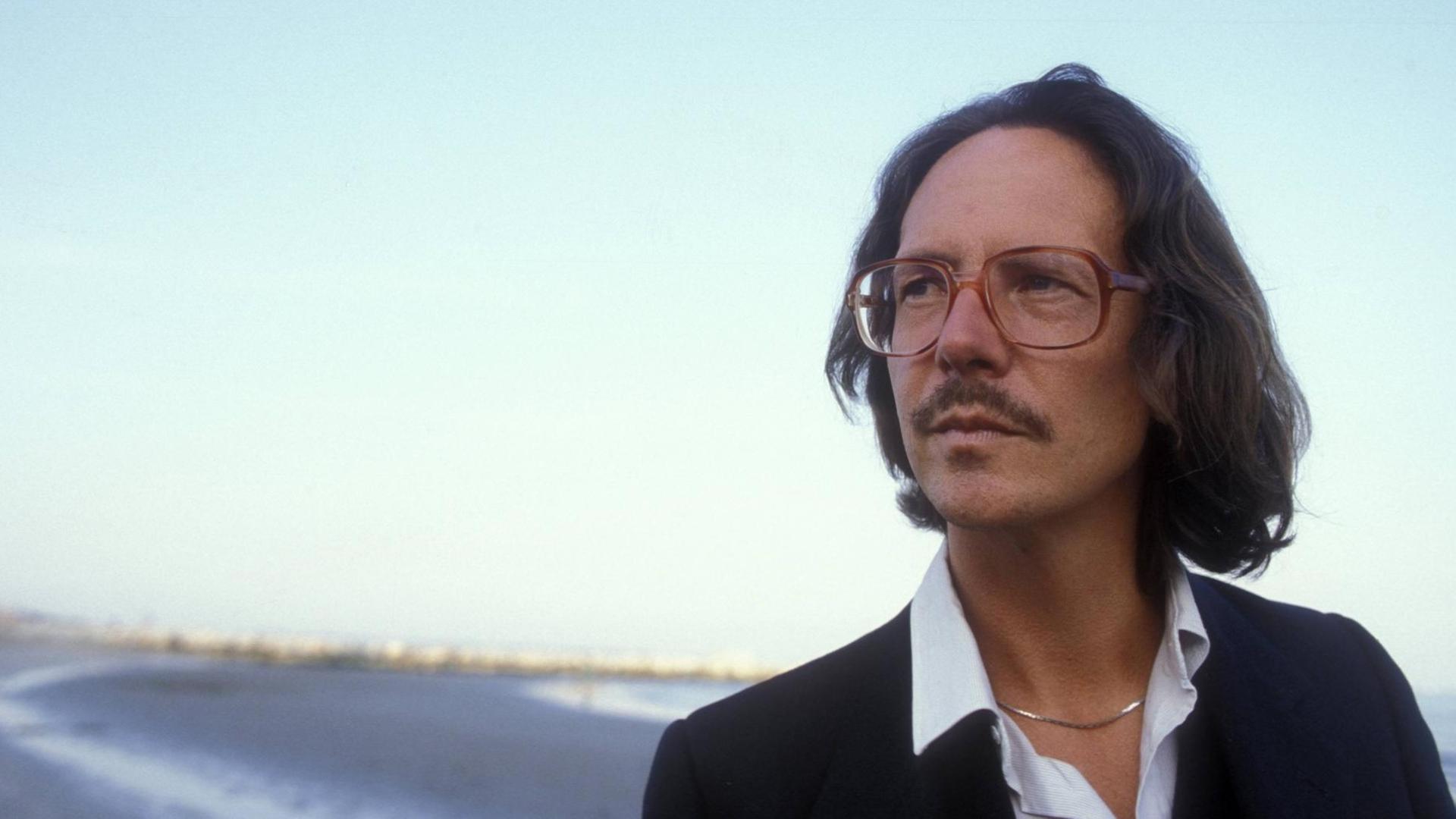 Der österreichische Schriftsteller Peter Handke. Der österreichische Schriftsteller Peter Handke.