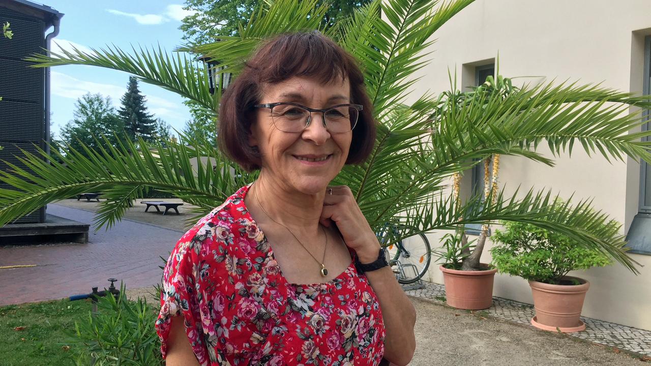 Gabi Janke ist Berufsschullehrerin in Teltow und macht in Teltow Politik für die Linken.