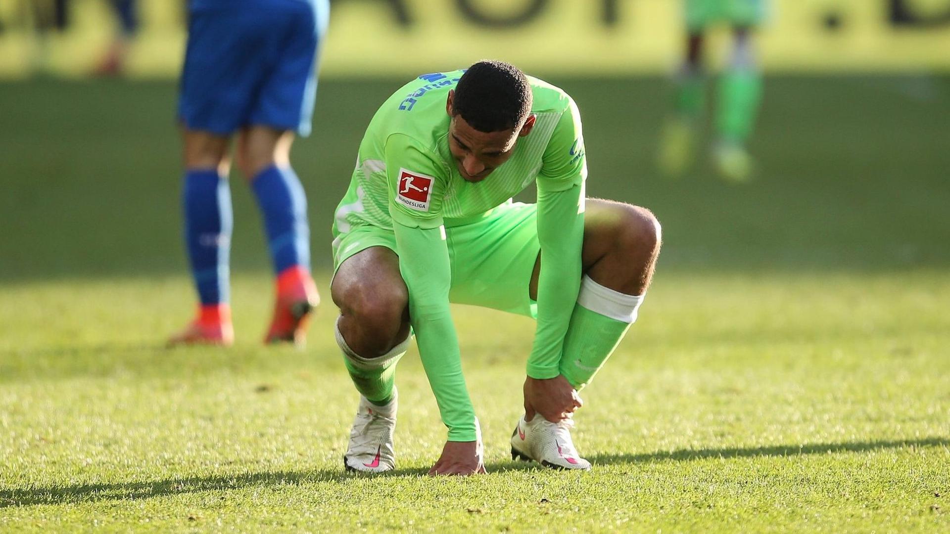 Maxence Lacroix Wolfsbg am Boden . Fussball: LIGA: Saison 20/21: TSG 1899 Hoffenheim-VfLWolfsburg, 06.03.2021. *** Maxence Lacroix Wolfsbg down Sport Football LIGA season 20 21 TSG 1899 Hoffenheim VfLWolfsburg, 06 03 2021 Maxence Lacroix Wolfsbg am Boden . Fussball: LIGA: Saison 20/21: TSG 1899 Hoffenheim-VfLWolfsburg, 06.03.2021. *** Maxence Lacroix Wolfsbg down Sport Football LIGA season 20 21 TSG 1899 Hoffenheim VfLWolfsburg, 06 03 2021