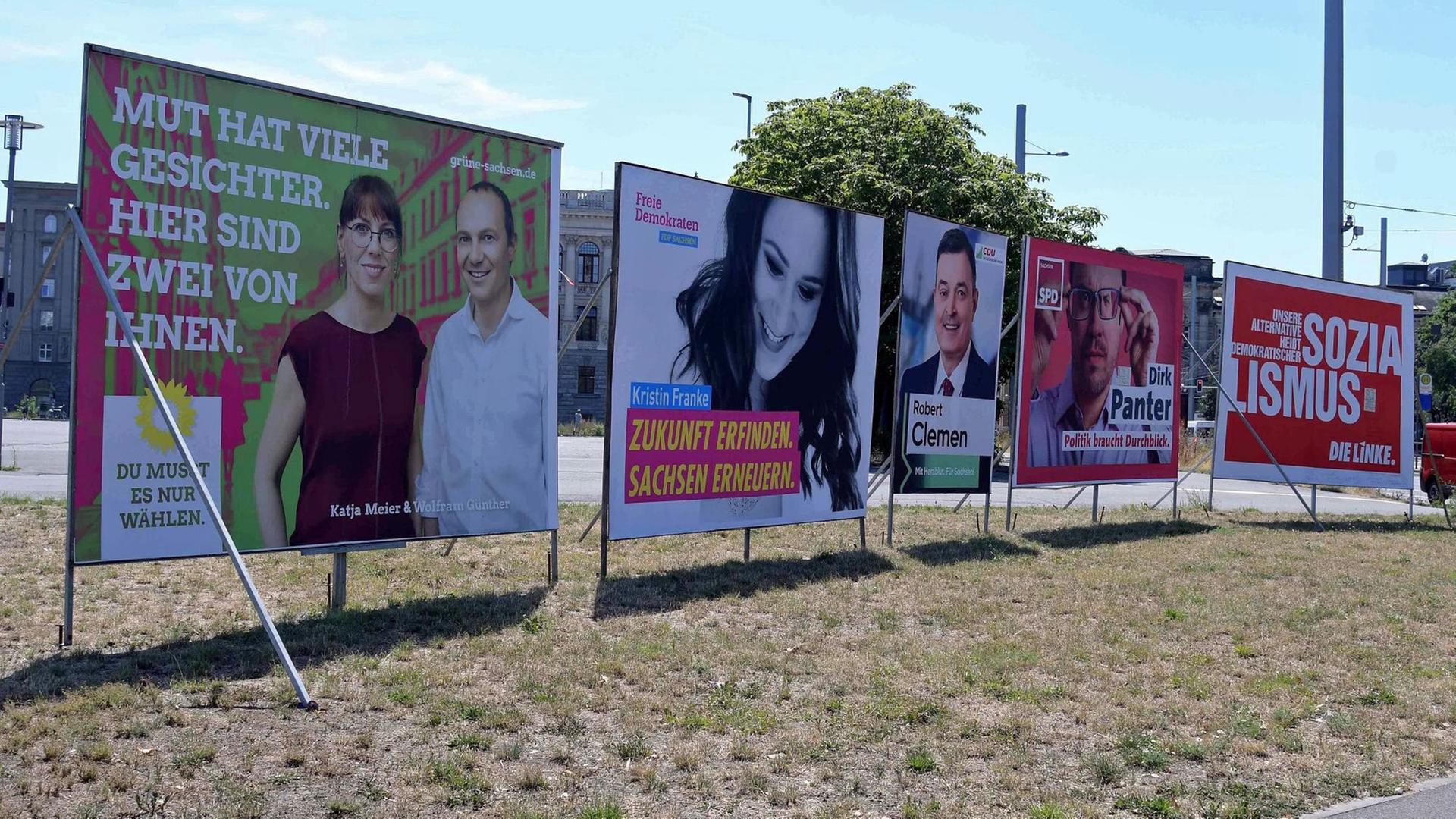 Plakate verschiedener Parteien für die Landtagswahl in Sachsen Plakate verschiedener Parteien für die Landtagswahl in Sachsen