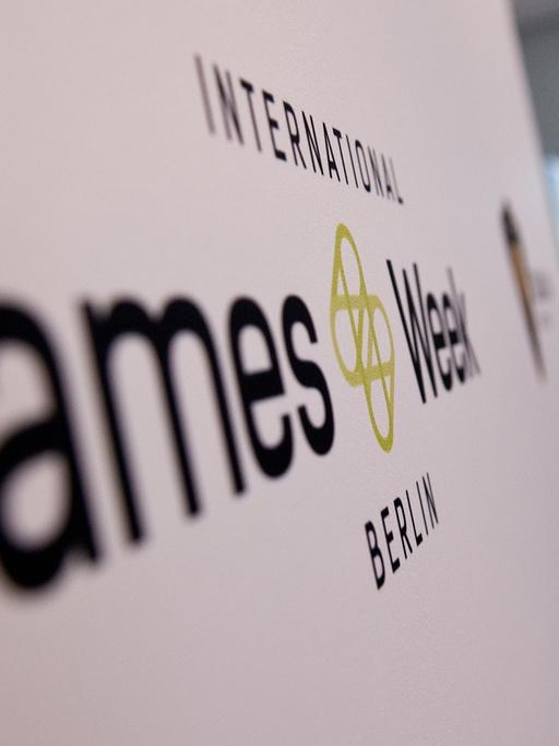Der Schriftzug "International Games Week Berlin" ist am 08.04.2014 auf der International Games Week in Berlin zu sehen. Die International Games Week Berlin findet vom 08.04.2014 bis zum 13.04.2014 statt.