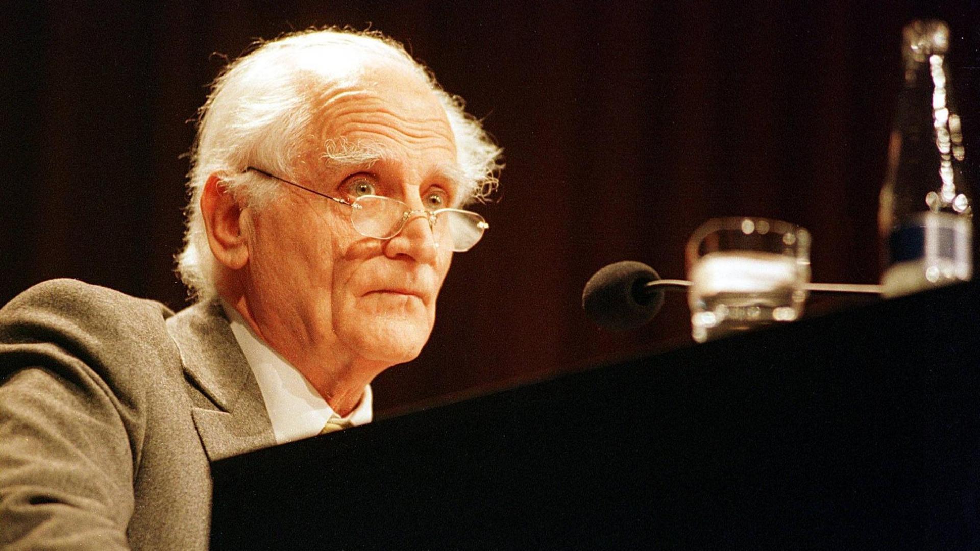 Der französische Philosoph Michel Serres. Der französische Philosoph Michel Serres.