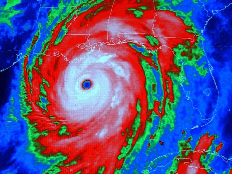 Satellitenbild von Hurrikan Katrina kurz bevor er die Küste von Florida erreicht. Am 29. August 2005