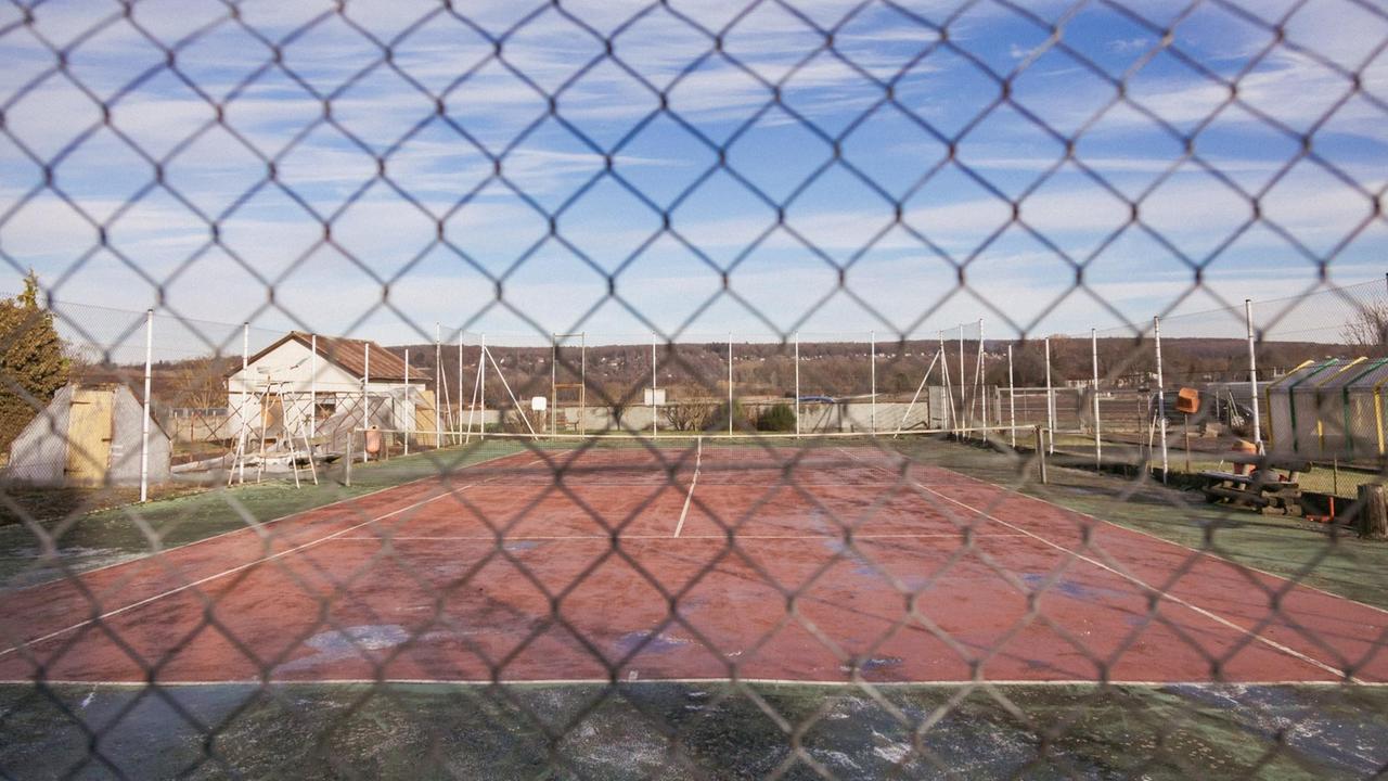 Der Tennisplatz der Wenzel-Brüder Der Tennisplatz der Wenzel-Brüder