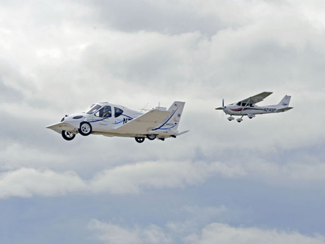 200.000 Euro soll das Flugauto von Terrafugia kosten. 200.000 Euro soll das Flugauto von Terrafugia kosten.