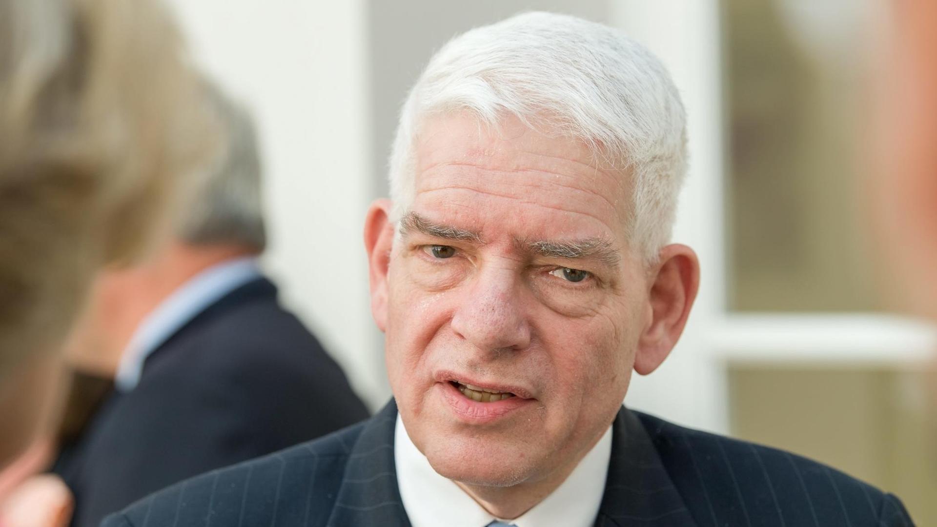 19.07.2018, Bayern, München: Josef Schuster, Präsident des Zentralrates der Juden in Deutschland, aufgenommen während der Vergabe des Simon-Snopkowski-Preis. Der Preis wird alle zwei Jahre von der Gesellschaft für jüdische Kultur und Tradition verliehen. Seit 2010 erhält eine Persönlichkeit bzw. eine Institution einen Ehrenpreis für besondere Verdienste um das Judentum und das Zusammenwirken von Juden und Christen. 19.07.2018, Bayern, München: Josef Schuster, Präsident des Zentralrates der Juden in Deutschland, aufgenommen während der Vergabe des Simon-Snopkowski-Preis. Der Preis wird alle zwei Jahre von der Gesellschaft für jüdische Kultur und Tradition verliehen. Seit 2010 erhält eine Persönlichkeit bzw. eine Institution einen Ehrenpreis für besondere Verdienste um das Judentum und das Zusammenwirken von Juden und Christen.