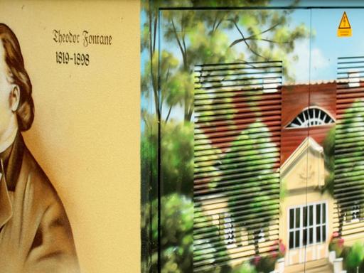 Bemaltes Transformatorgehäuse in Ribbeck als Huldigung an den Dichter Theodor Fontane, der den Birnbaum im Garten des Herrn von Ribbeck unsterblich machte