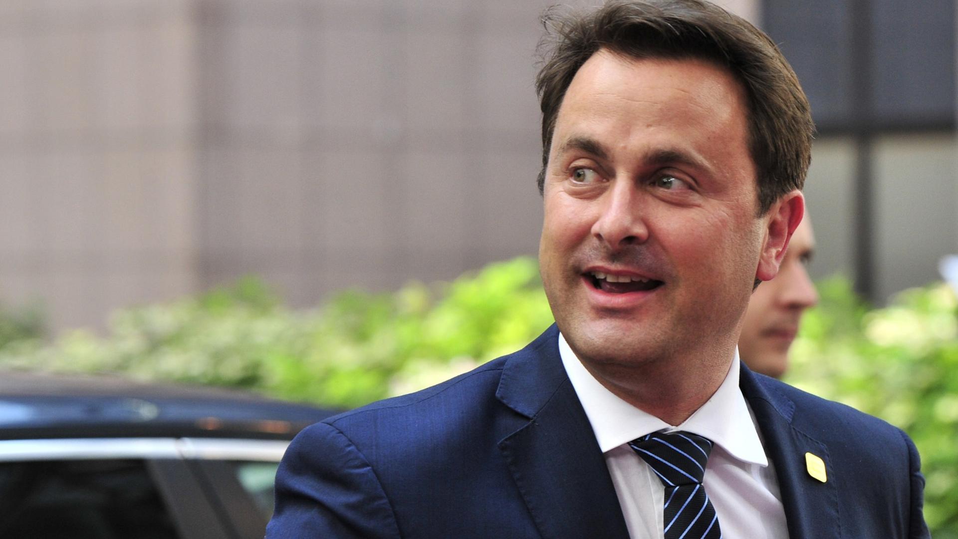 Der luxemburgische Premierminister Xavier Bettel am 16. Juli 2014 bei seiner Ankunft zu einem Treffen des Europäischen Rates. Der luxemburgische Premierminister Xavier Bettel am 16. Juli 2014 bei seiner Ankunft zu einem Treffen des Europäischen Rates.